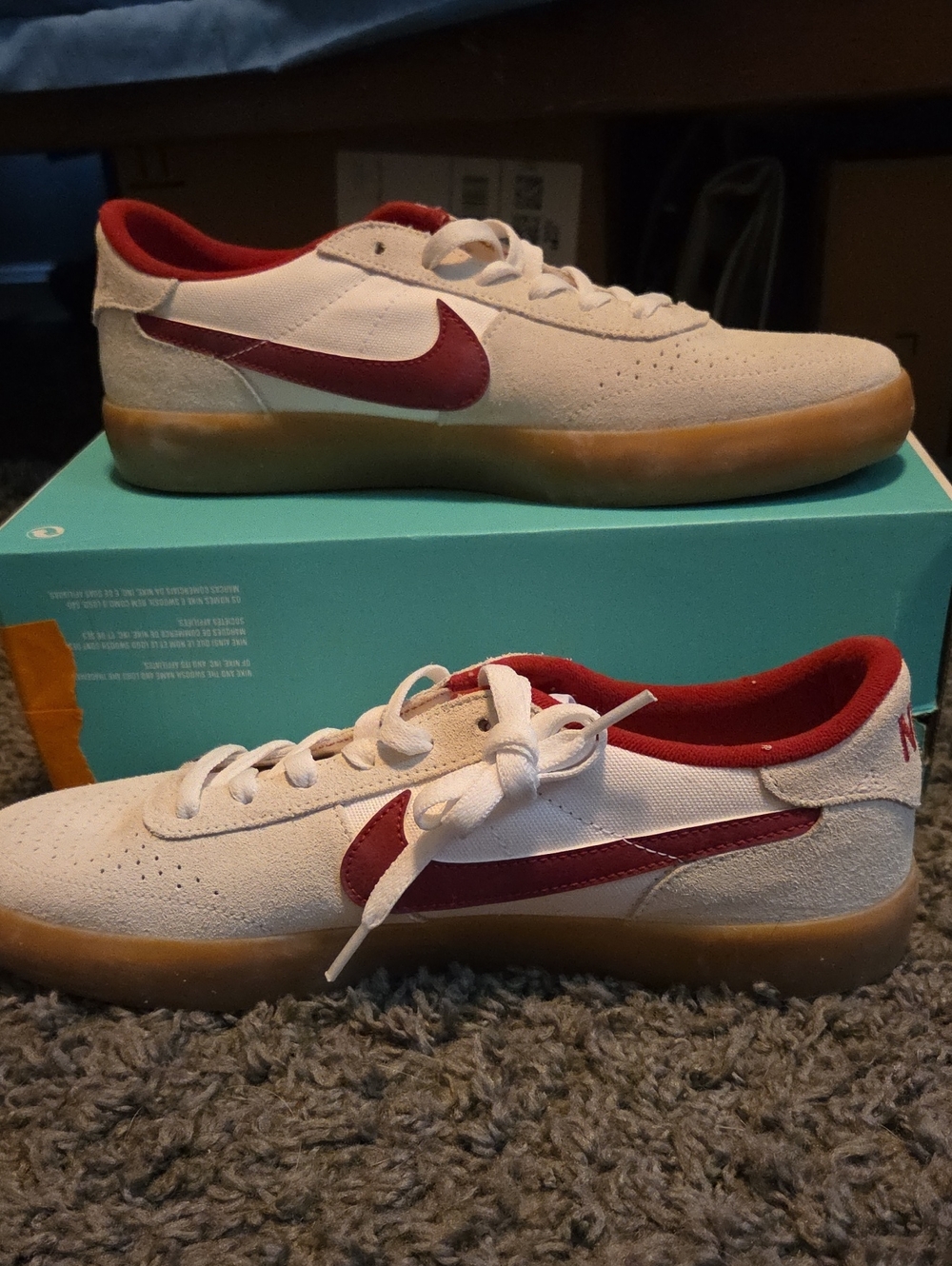 NWT Nike SB Heritage Vulc Men’s 10 White Red Gum Sneakers